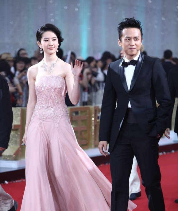 2012北京国际电影节明星云集 红地毯章子怡领秀范冰冰压轴